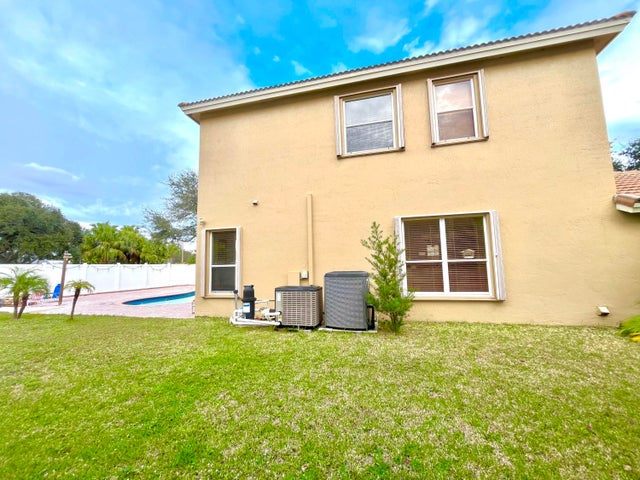 5 of 27 - 5012 Victoria Circle, West Palm Beach, FL