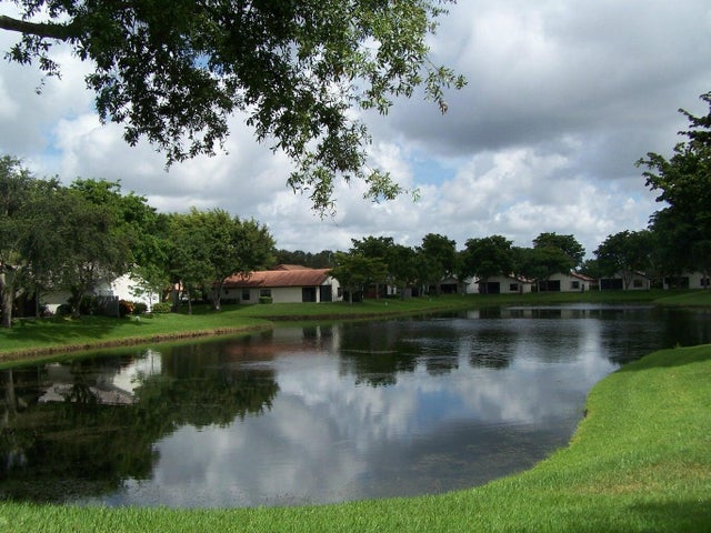 1 of 48 - 4951 Boxwood Circle, Boynton Beach, FL