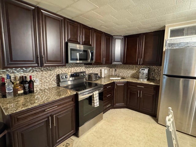 3 of 29 - 8926 Palm St, Boynton Beach, FL