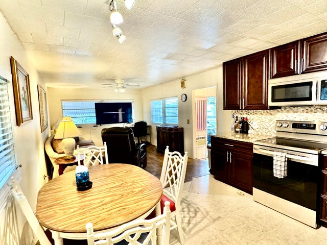 5 of 29 - 8926 Palm St, Boynton Beach, FL