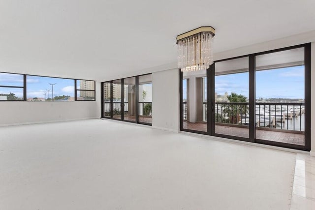 3 of 14 - 400 N Flagler Drive #501, West Palm Beach, FL