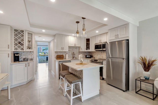 2 of 61 - 6 Lyndhurst A, Deerfield Beach, FL