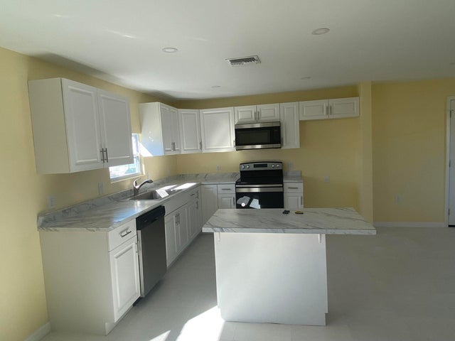 2 of 19 - 3633 Se 20th Terrace, Okeechobee, FL