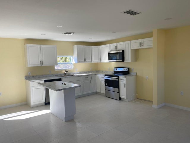 4 of 19 - 3633 Se 20th Terrace, Okeechobee, FL