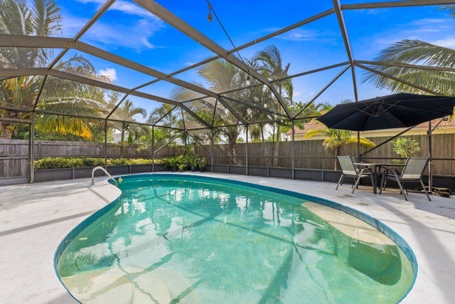 2 of 19 - 5280 Se Dell Street, Stuart, FL