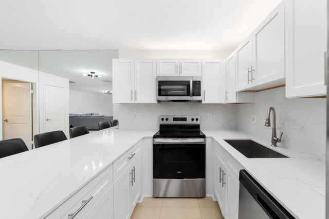 5 of 23 - 2971 N Waterford Drive, Deerfield Beach, FL