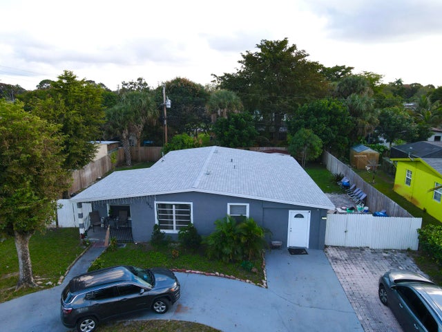 1 of 23 - 3420 Nw 5th Court, Lauderhill, FL