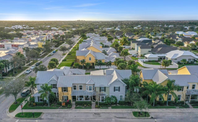 3 of 35 - 10679 Sw Cam Run, Port Saint Lucie, FL