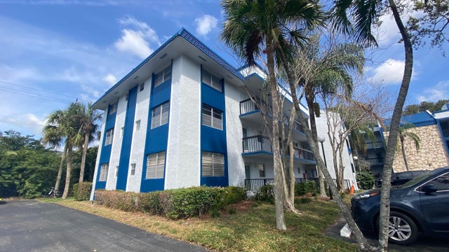 3 of 30 - 3070 Holiday Springs Boulevard #201, Margate, FL