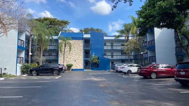 5 of 30 - 3070 Holiday Springs Boulevard #201, Margate, FL