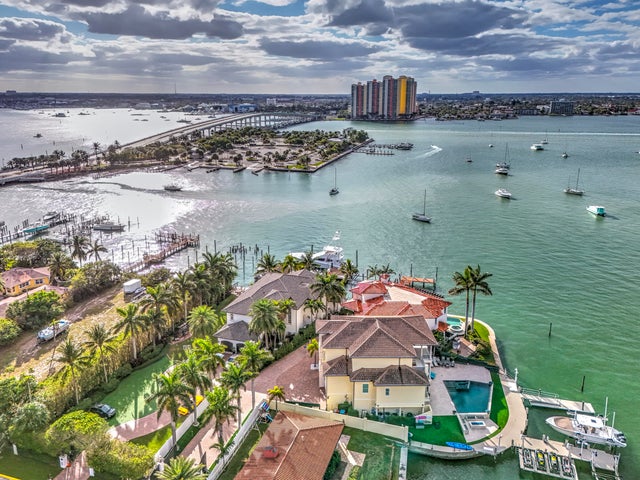 5 of 88 - 2775 Lake Dr, Singer Island, FL