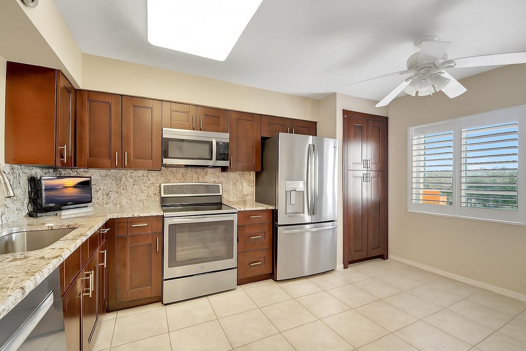 12560 Majesty Cir #401, Boynton Beach