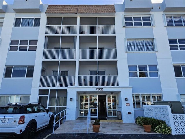 3 of 41 - 1502 S Lakeside Dr #118, Lake Worth Beach, FL