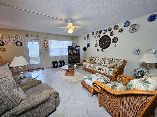 2 of 24 - 131 Somerset G, West Palm Beach, FL