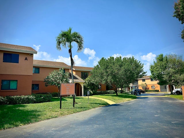 3 of 33 - 50 Se 12th Street #2330, Boca Raton, FL