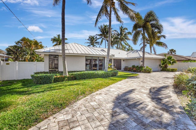 2 of 41 - 3026 Ne 6th Dr, Boca Raton, FL