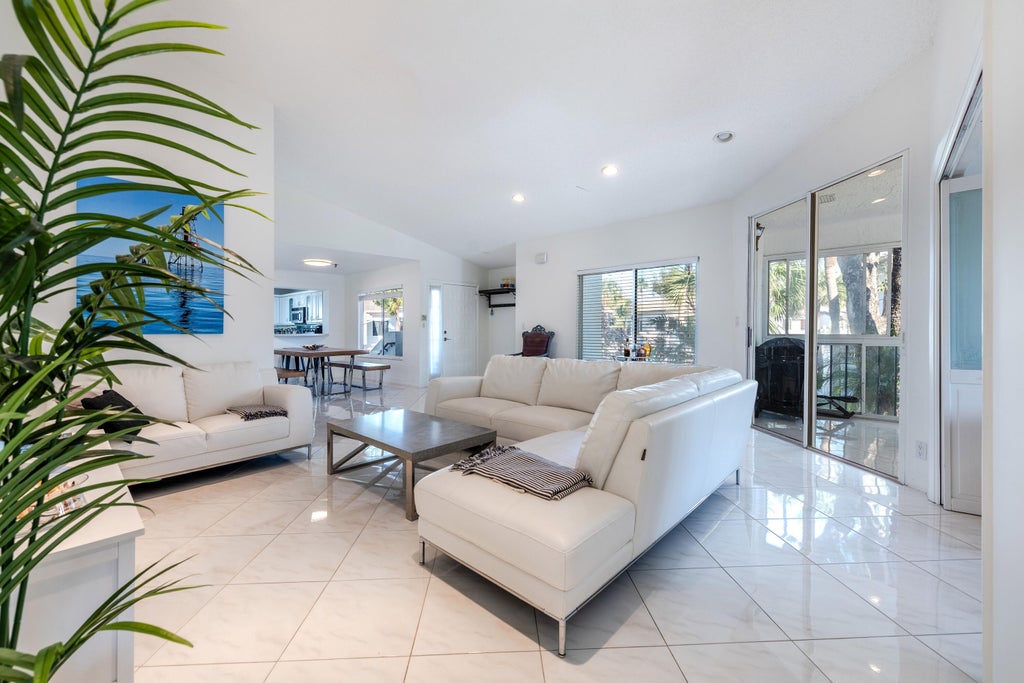 7485 Glendevon Lane #1105, Delray Beach