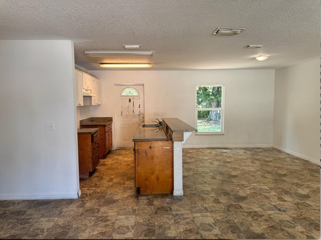 3 of 10 - 3211 Indiana Court, Fort Pierce, FL