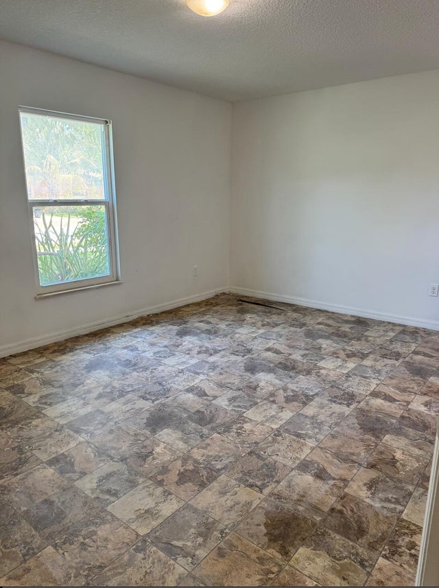 4 of 10 - 3211 Indiana Court, Fort Pierce, FL