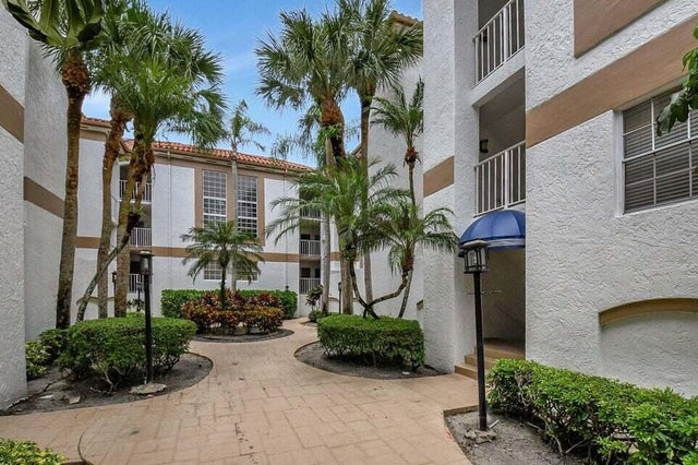 2 of 68 - 7370 Orangewood Lane #305, Boca Raton, FL