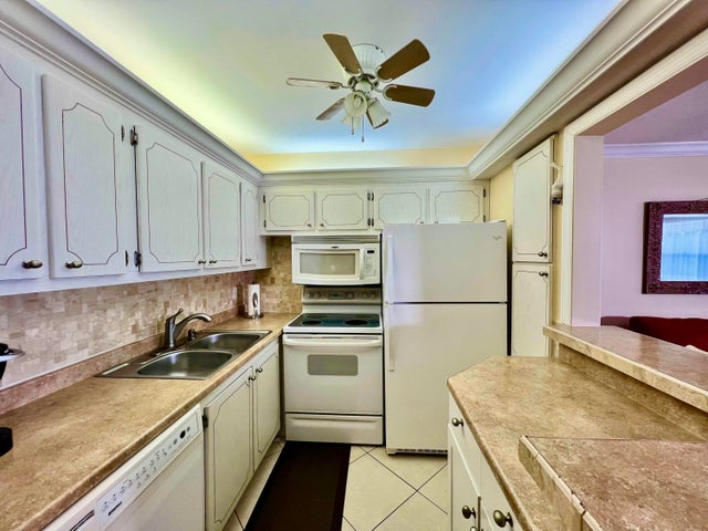 3 of 50 - 101 Oakridge H, Deerfield Beach, FL