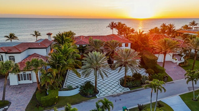 2 of 77 - 14 Ocean Drive, Jupiter Inlet Colony, FL