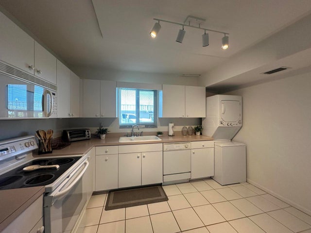 4 of 31 - 301 Lake Shore Dr #102, Lake Park, FL