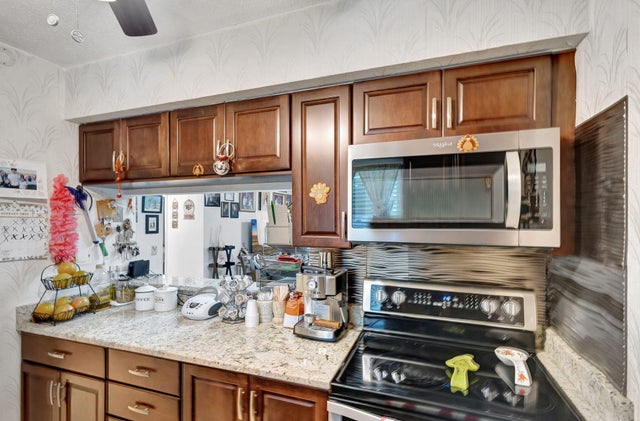 4 of 28 - 12005 Poinciana Blvd #204, Royal Palm Beach, FL