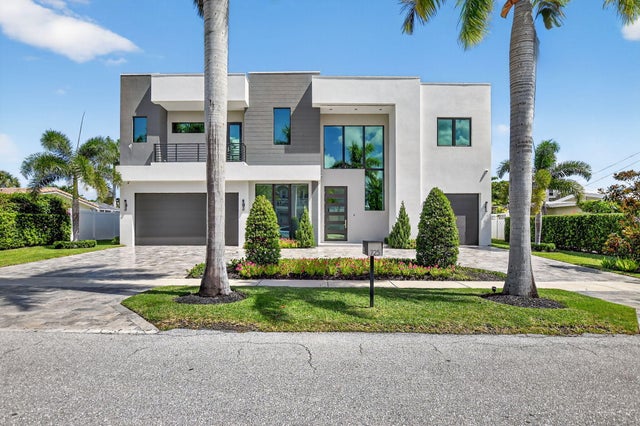 4 of 63 - 725 Ne 71st Street, Boca Raton, FL