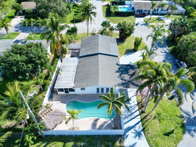 4 of 37 - 231 N Seacrest Circle, Delray Beach, FL