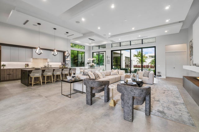 4 of 40 - 315 Ellamar Rd, West Palm Beach, FL