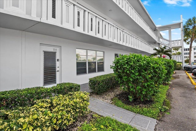 2 of 30 - 104 Wellington B, West Palm Beach, FL