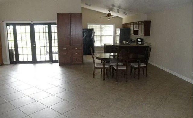 4 of 14 - 6845 Park Lane Rd, Lake Worth, FL