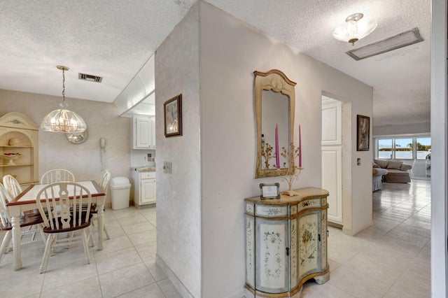 4 of 36 - 1670 Nw 18th Av #202, Delray Beach, FL