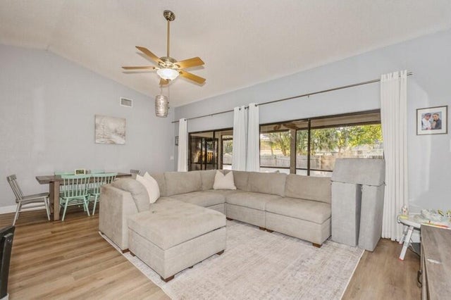 5 of 30 - 1060 Nw 19th Terrace, Delray Beach, FL