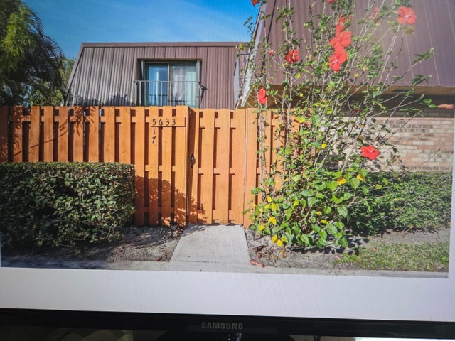 1 of 16 - 5633 Se Windsong Lane Se, Stuart, FL