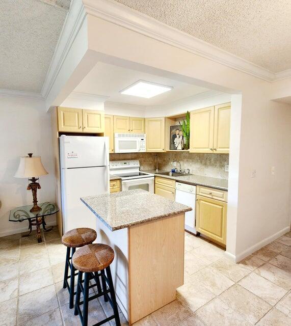 1 of 4 - 195 Dorchester I #i, West Palm Beach, FL
