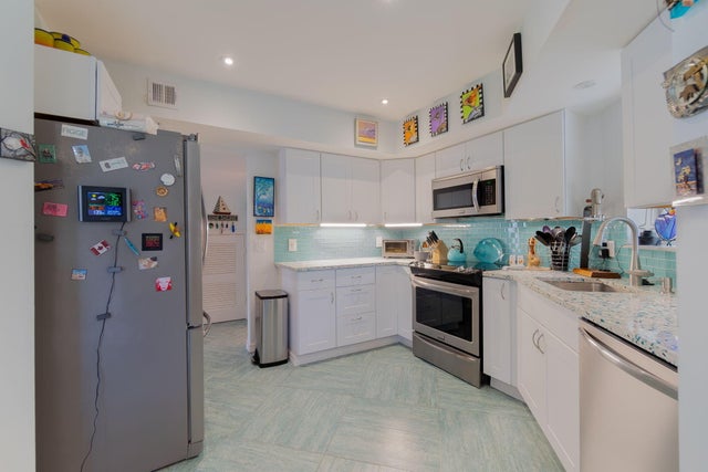 5 of 47 - 130 Seabreeze Cir #130, Jupiter, FL