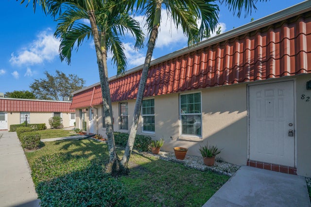 2 of 52 - 827 Salem Lane, Lake Worth, FL