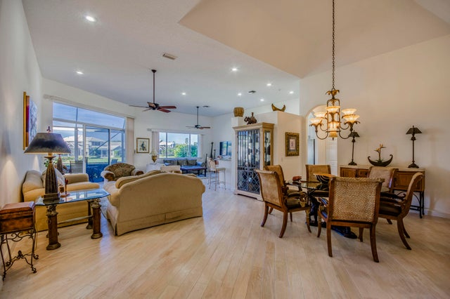 5 of 30 - 90 Monterey Pointe Dr, Palm Beach Gardens, FL