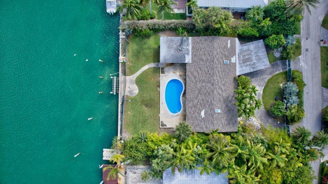 2 of 13 - 631 N Mashta Dr, Key Biscayne, FL