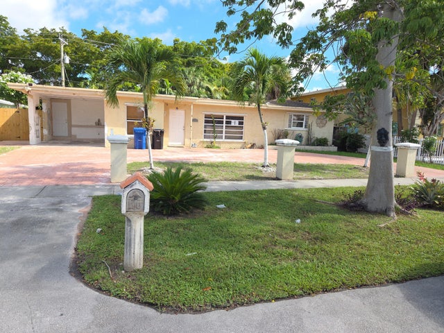 1 of 34 - 3761 Sw 1 Street, Fort Lauderdale, FL