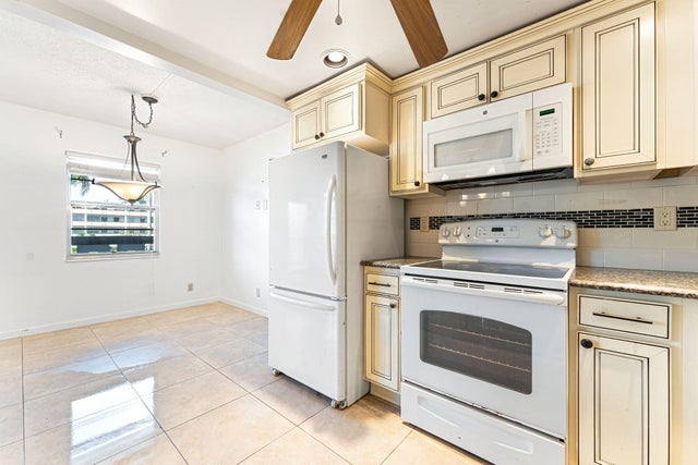 4 of 21 - 2049 Hythe C, Boca Raton, FL