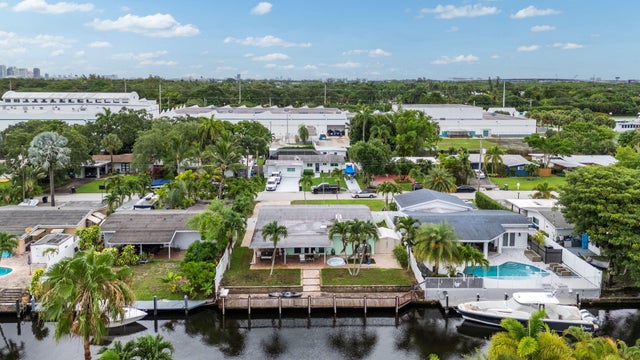 2 of 47 - 2443 Andros Lane, Fort Lauderdale, FL