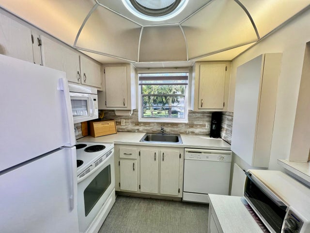 1 of 47 - 100 Markham E, Deerfield Beach, FL