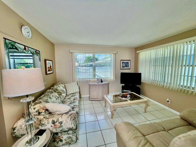 4 of 47 - 100 Markham E, Deerfield Beach, FL