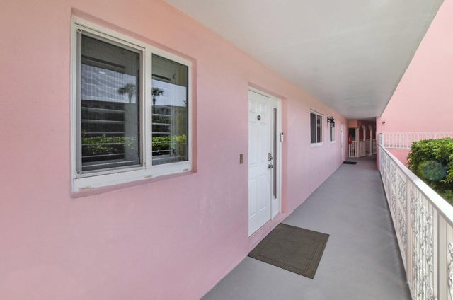 2 of 32 - 1099 S Ocean Boulevard S #105, Boca Raton, FL