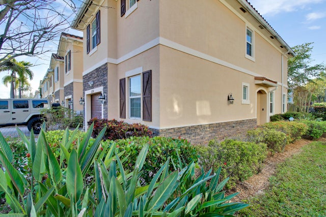 2 of 33 - 5134 Ashley River Road, West Palm Beach, FL