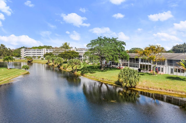 4 of 30 - 97 Oakridge H #97, Deerfield Beach, FL