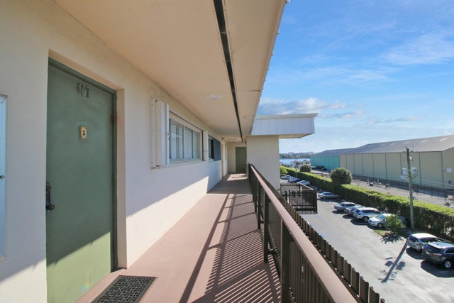 4 of 14 - 300 Waterway Drive S #407, Lantana, FL